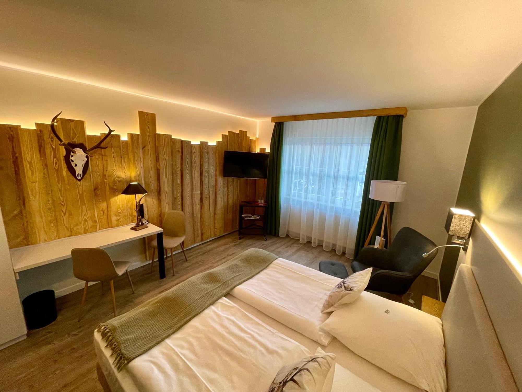Hotel & Restaurant Bergfried Saalfeld Saale 外观 照片