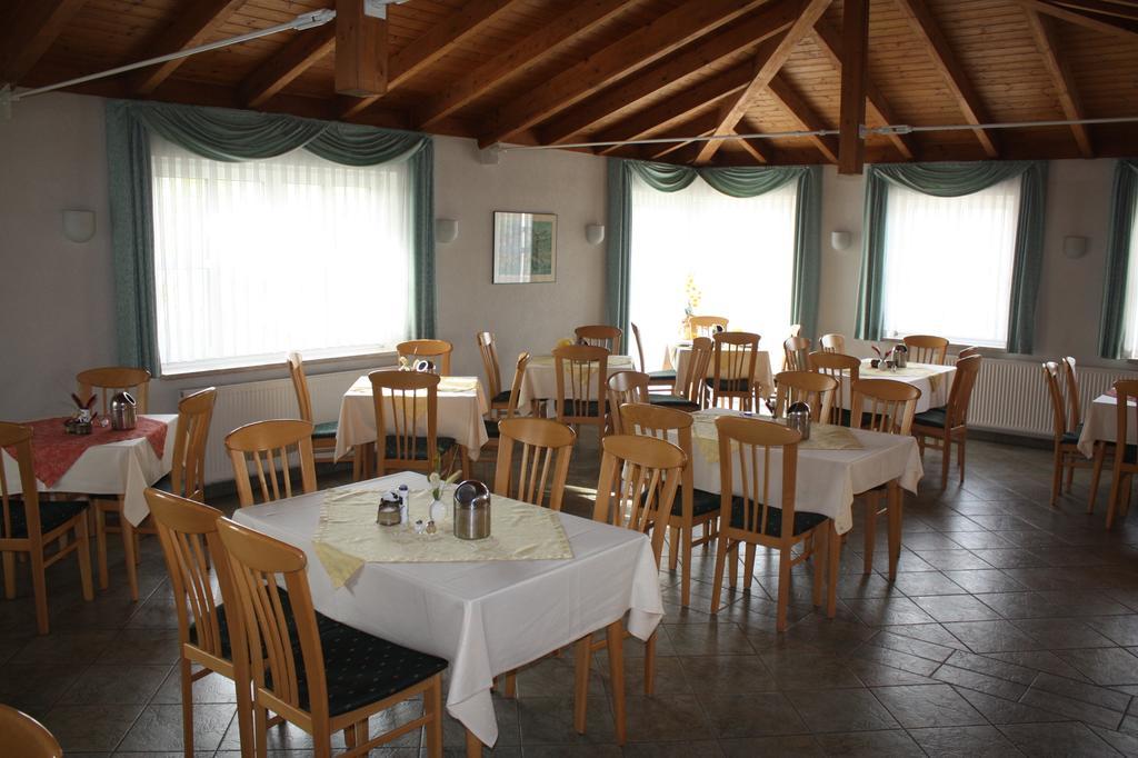Hotel & Restaurant Bergfried Saalfeld Saale 外观 照片