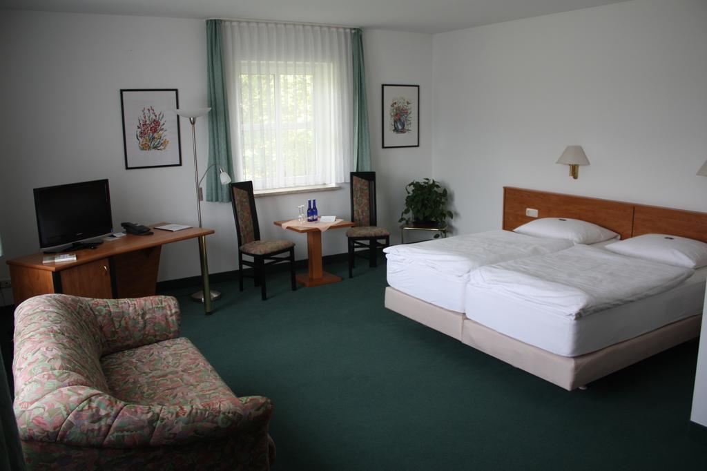 Hotel & Restaurant Bergfried Saalfeld Saale 客房 照片
