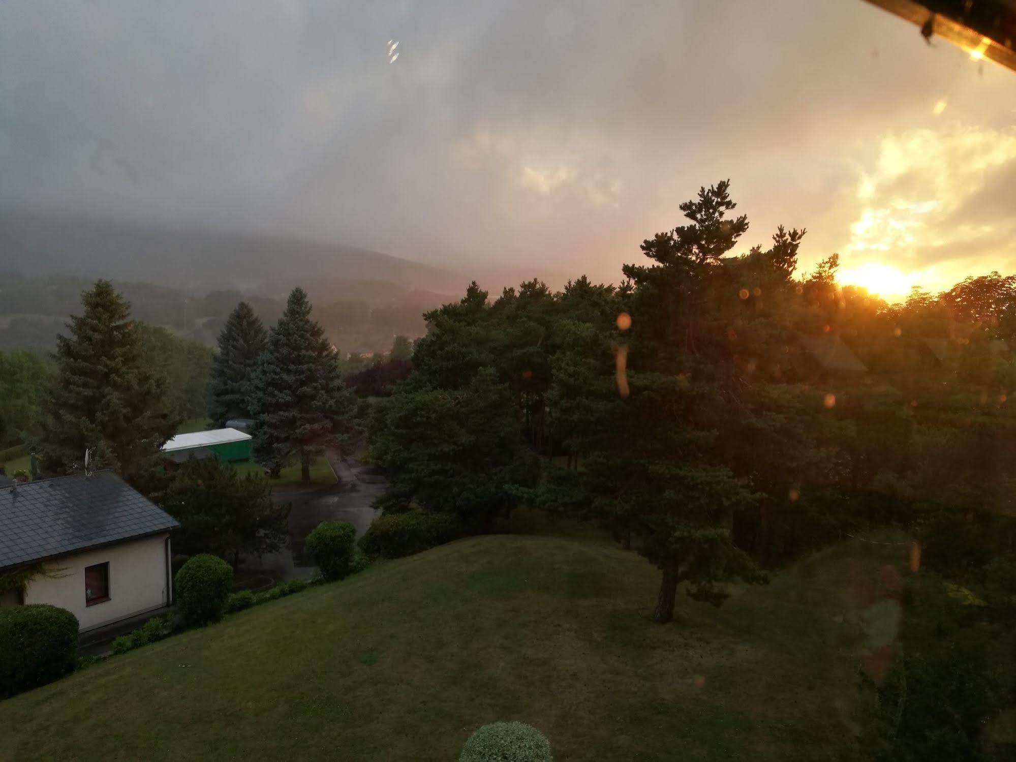 Hotel & Restaurant Bergfried Saalfeld Saale 外观 照片