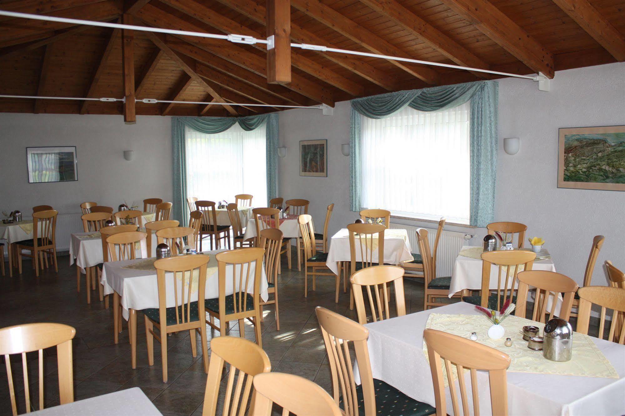 Hotel & Restaurant Bergfried Saalfeld Saale 外观 照片