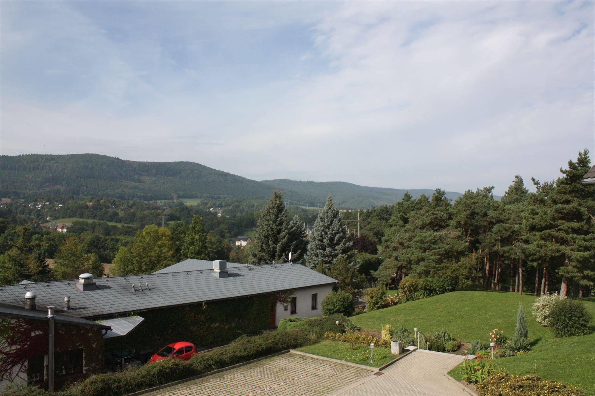 Hotel & Restaurant Bergfried Saalfeld Saale 外观 照片