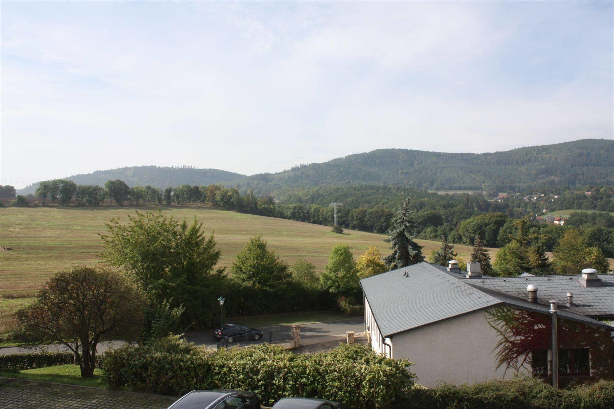 Hotel & Restaurant Bergfried Saalfeld Saale 外观 照片