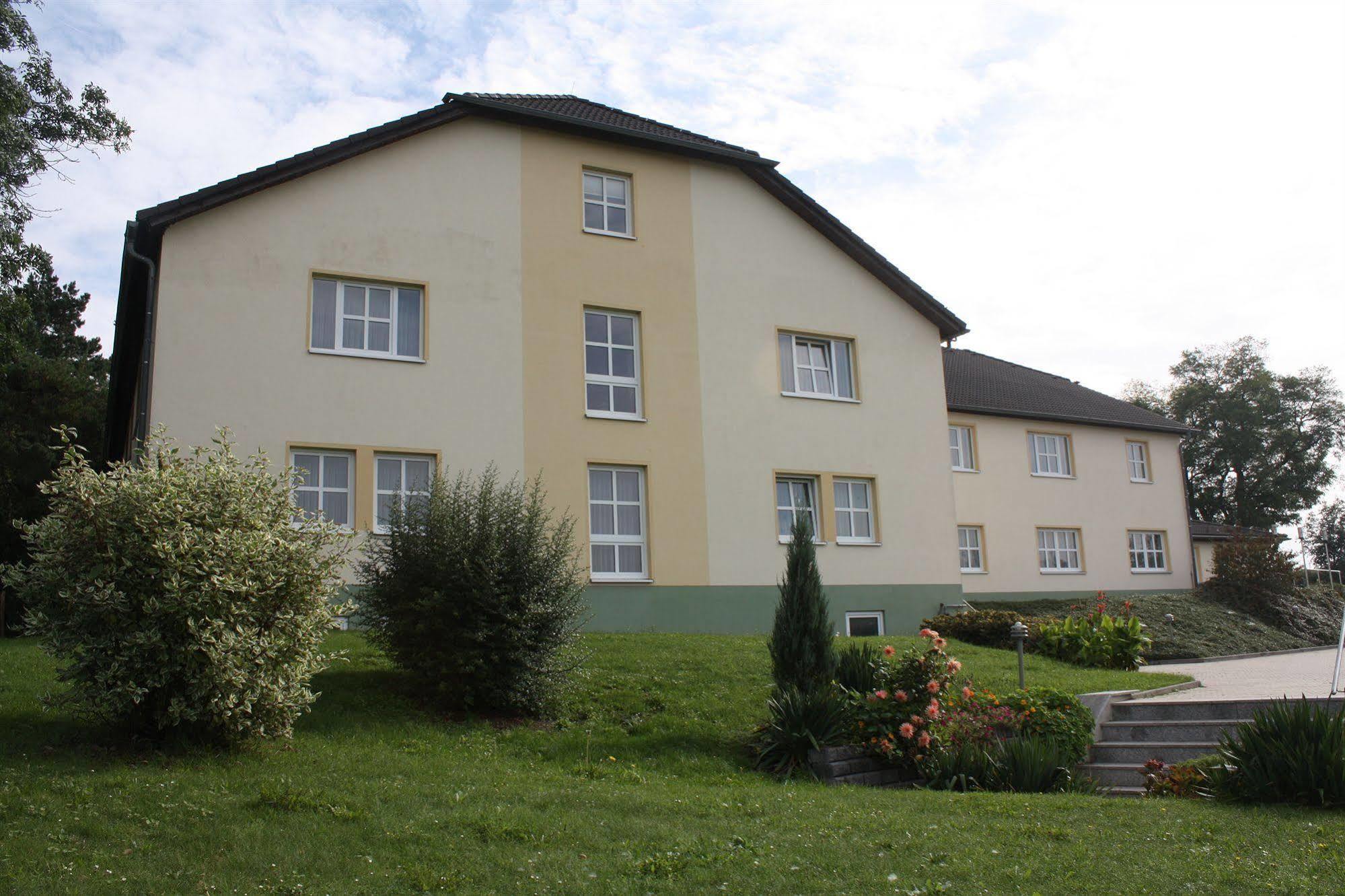 Hotel & Restaurant Bergfried Saalfeld Saale 外观 照片